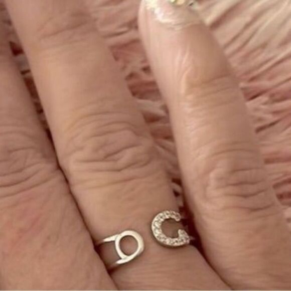 The Bling Safety Pin Ring luxury adjustable in 925 and cubic zirconia. - Picture 5 of 6